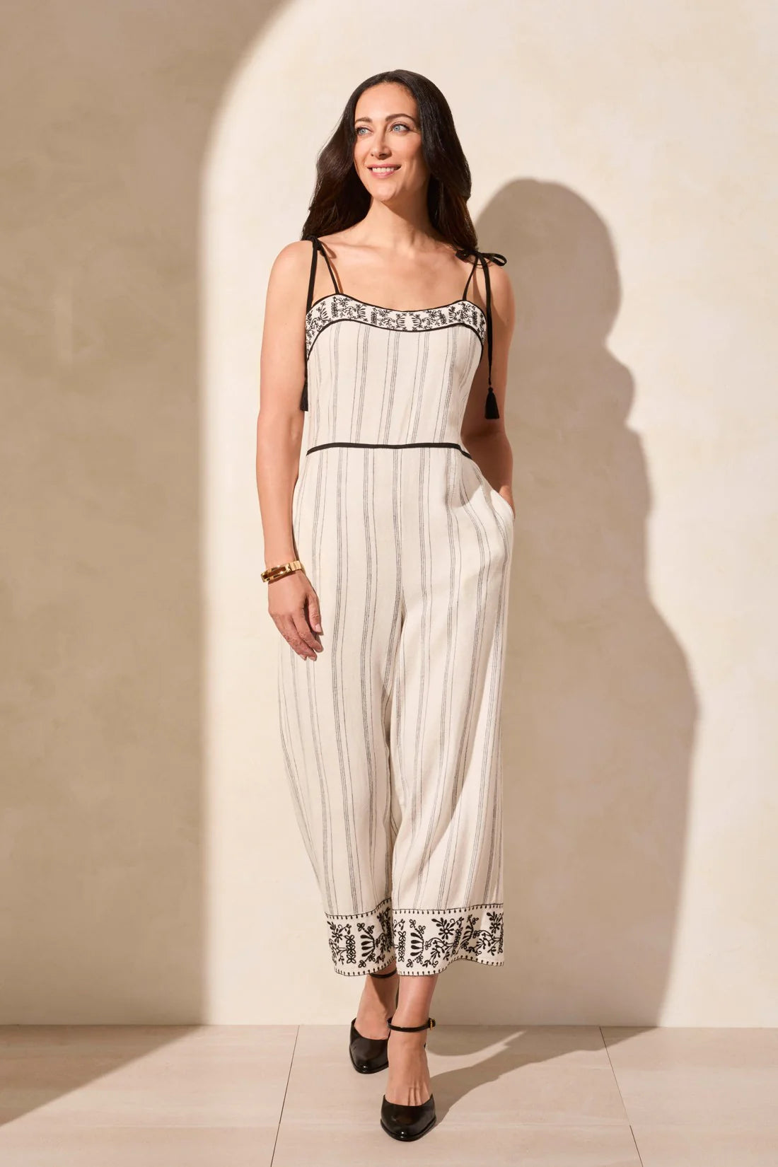 SLVLESS JUMPER W/ EMBROIDERY 910O