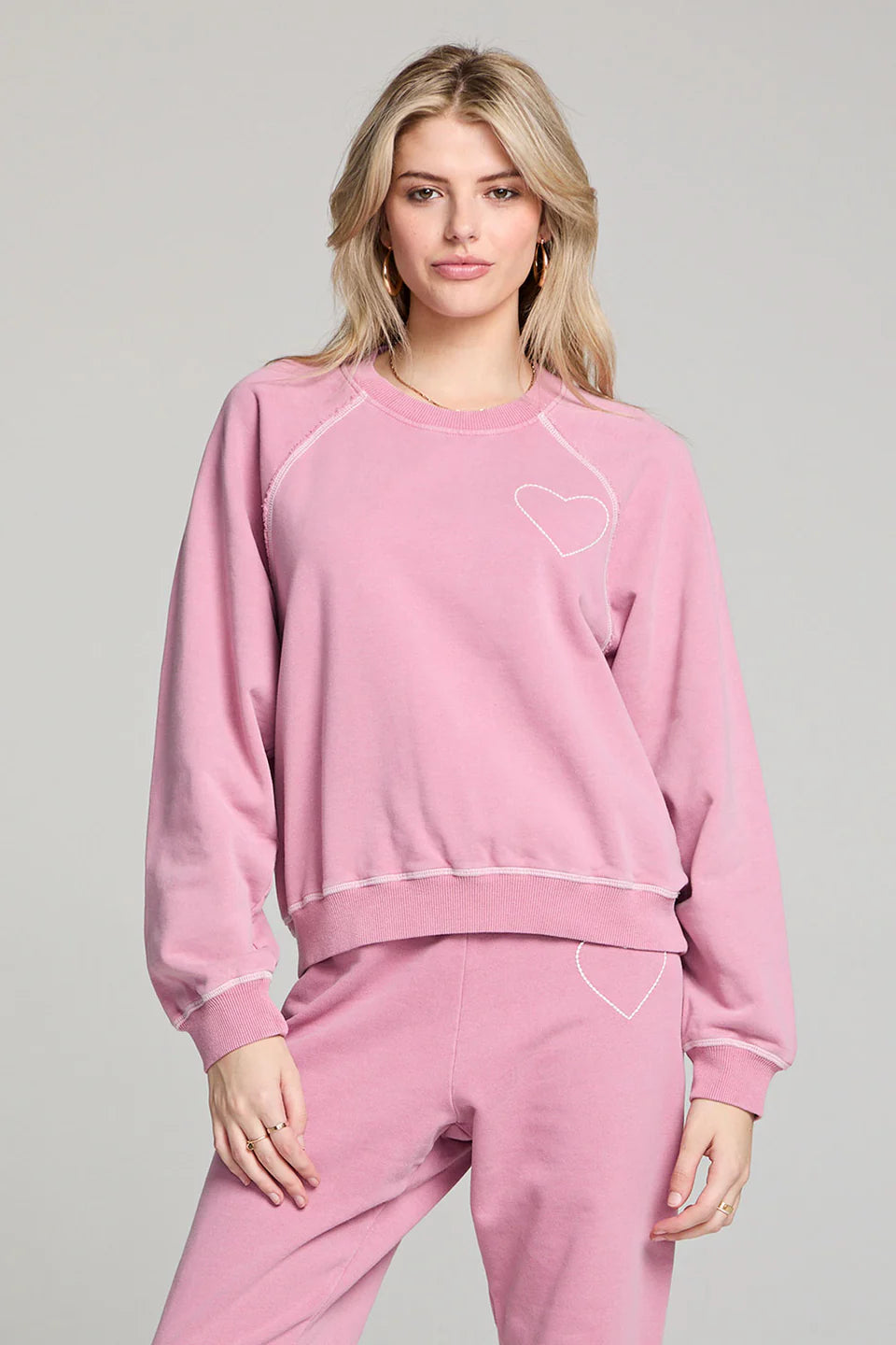 ROSEBUD EMBRODIERED HEART SWEATSHIRT S3479