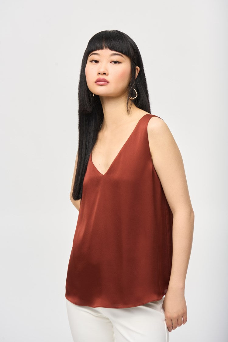 SATIN STRAIGHT SLEEVELESS TOP 243110