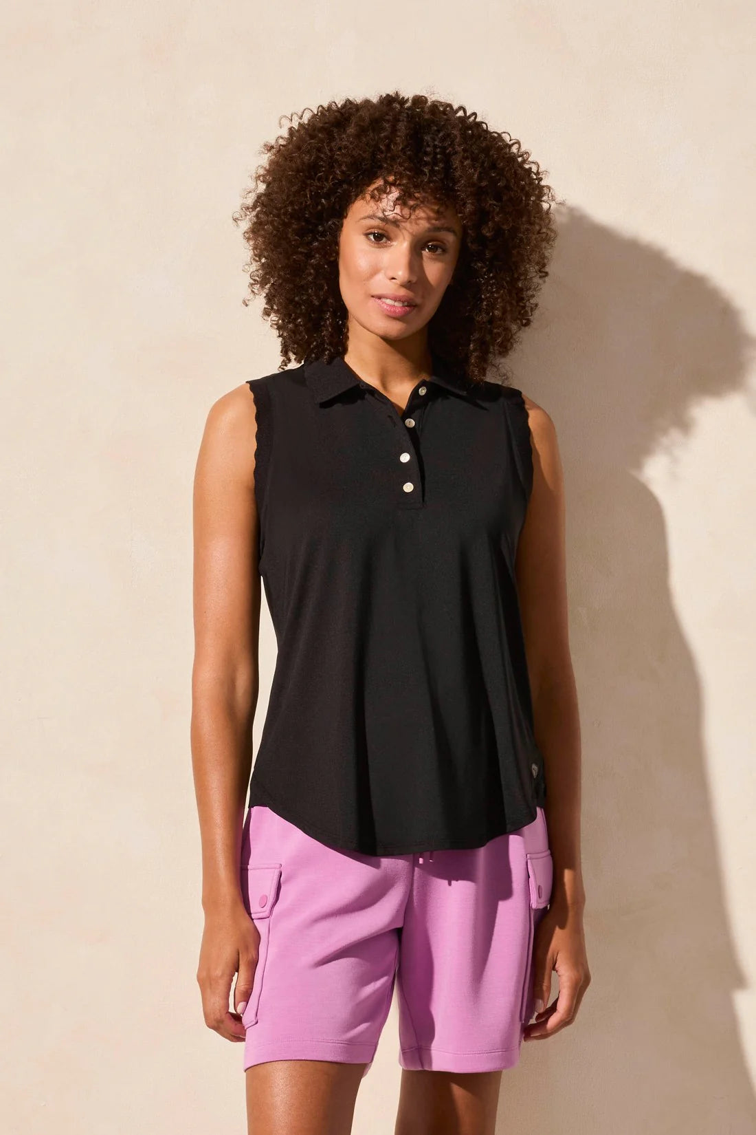 SLVLESS POLO TOP W/ SCALLOP EDGE RIB DETAIL 2061O
