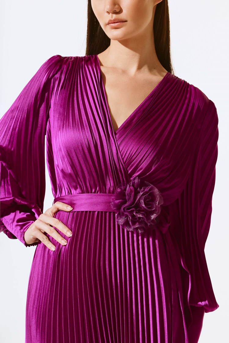 SATIN PLEATED MIDI DRESS 243771