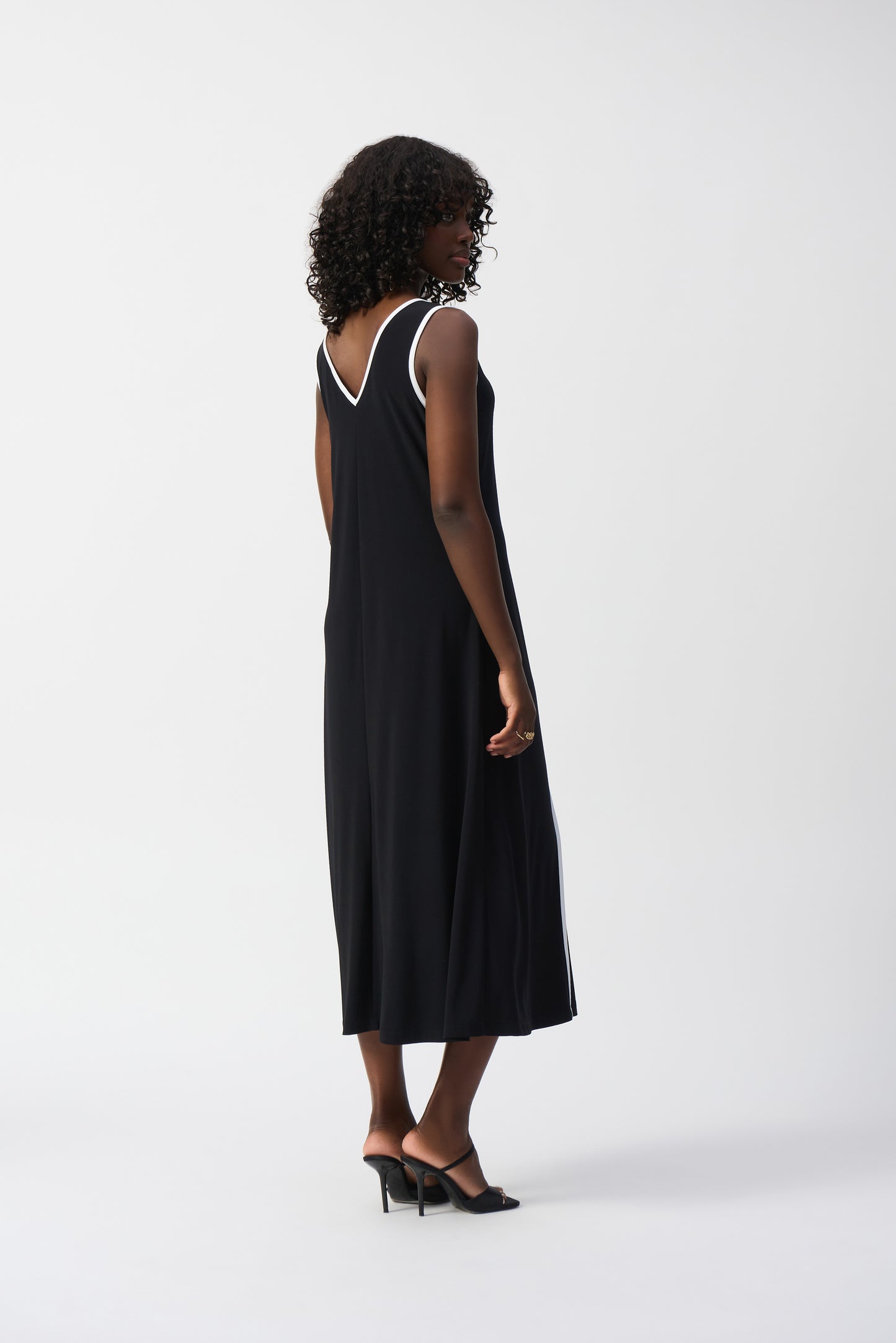 SILKY KNIT SLEEVELESS A-LINE DRESS 251156