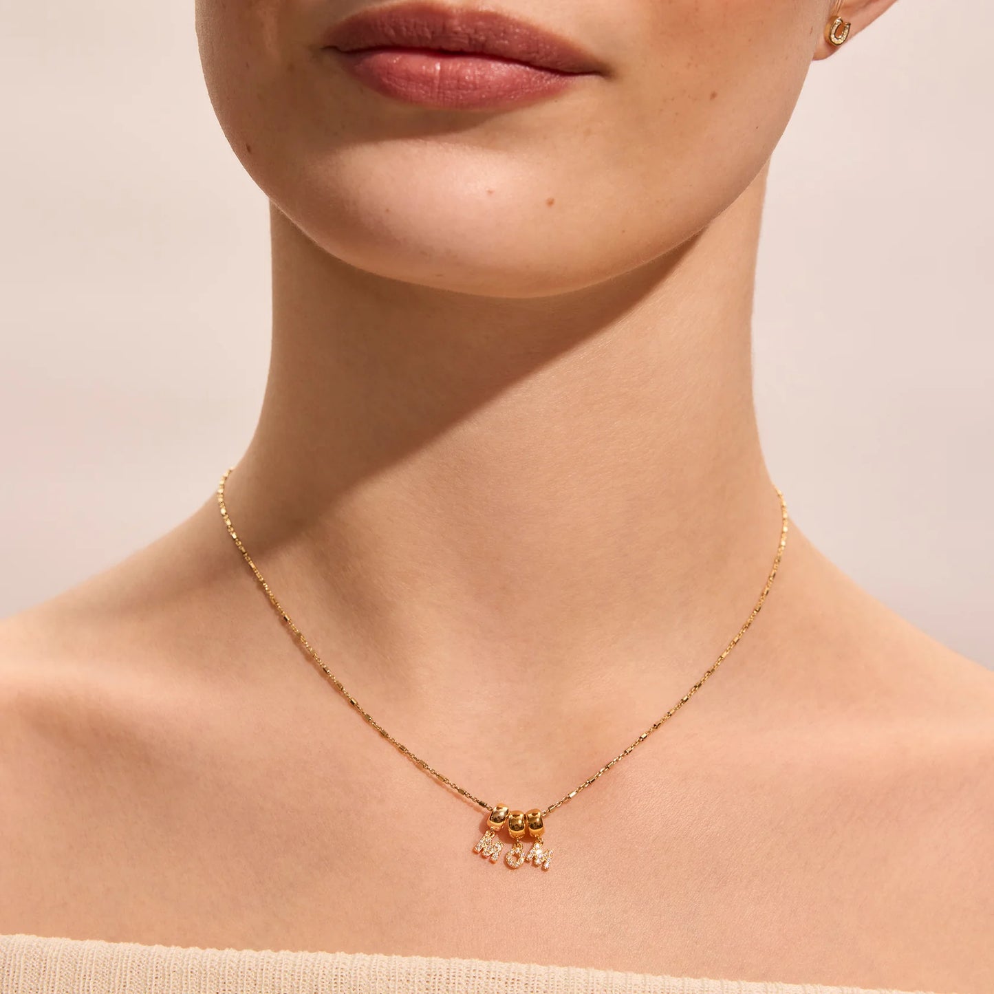 HILLBERG AND BERK PAVE MOM NECKLACE
