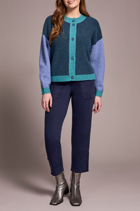 BUTTON FRONT COLOR BLOCK CARDI