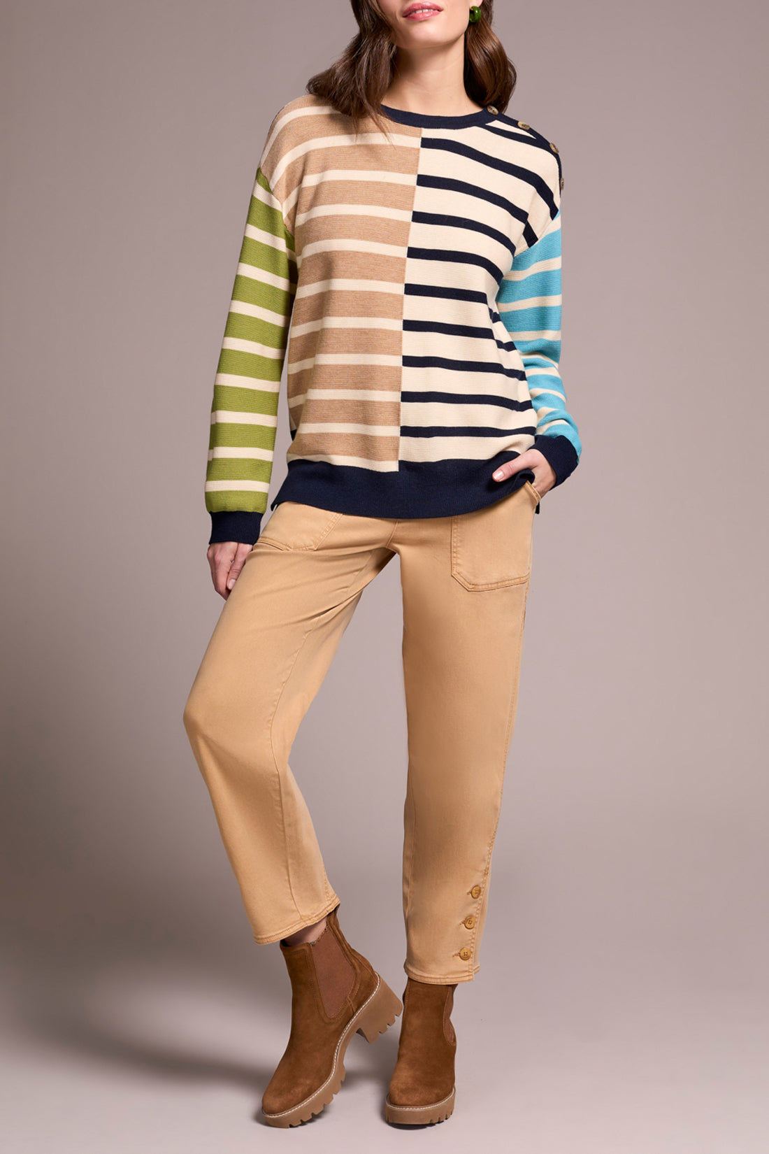 CREW NECK SWEATER W/ BUTTON DETAIL
