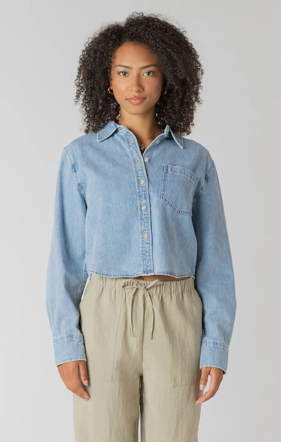 THE DOMI LIGHTWEIGHT DENIM SHIRT