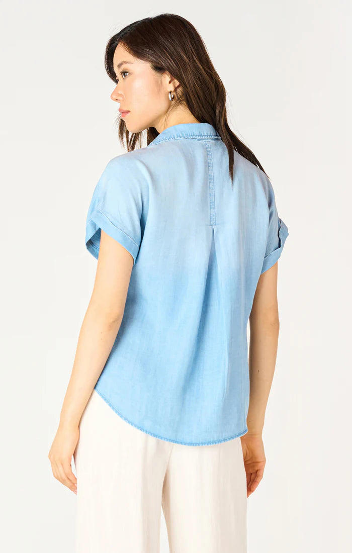 THE STEPHIE  S/S BUTTON DOWN DENIM TOP 2523725