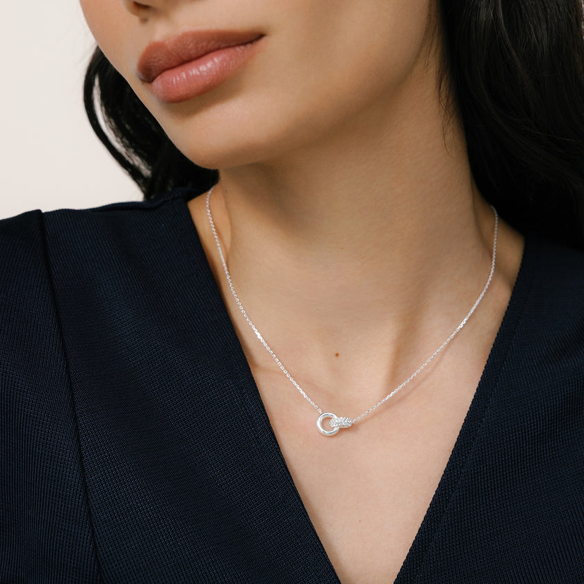 HILLBERG AND BERK INTERLOCKED PENDANT