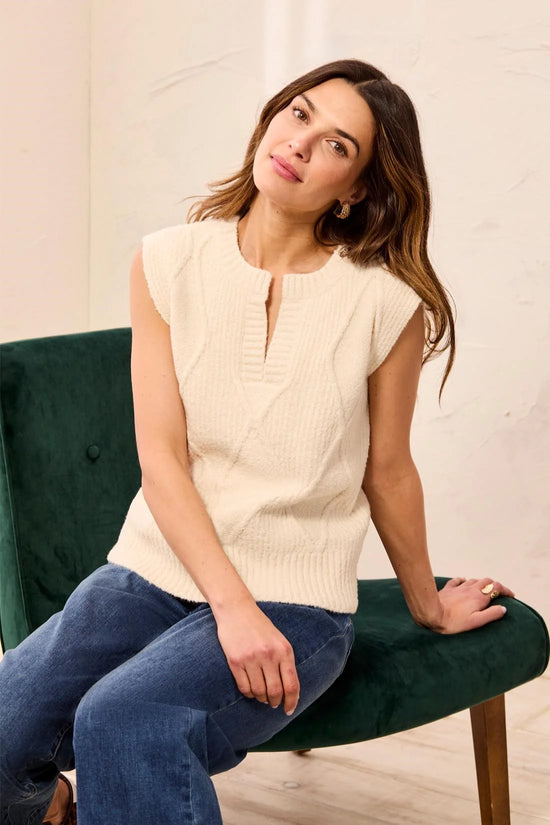 SPLIT CREW NECK SWEATER VEST
