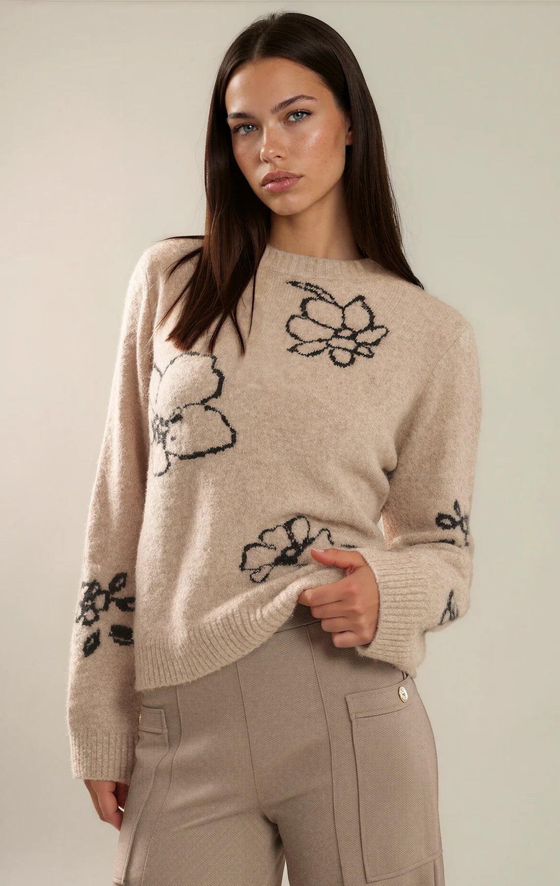 THE RACHELLE FLOWER CREWNECK SWEATER