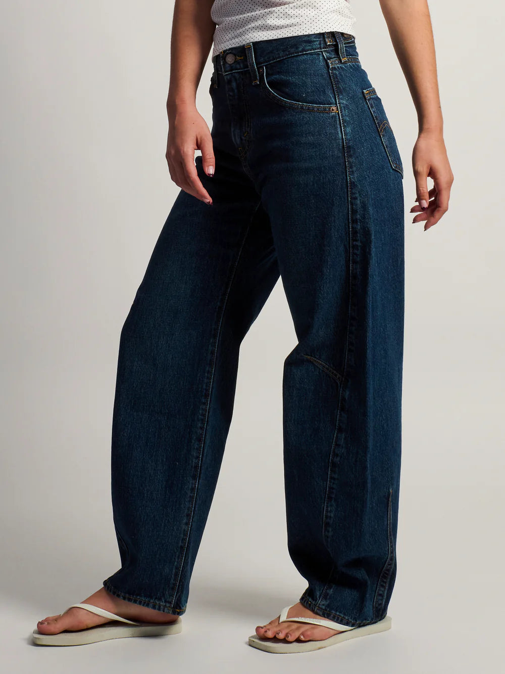 LEVIS CINCH BARREL JEANS