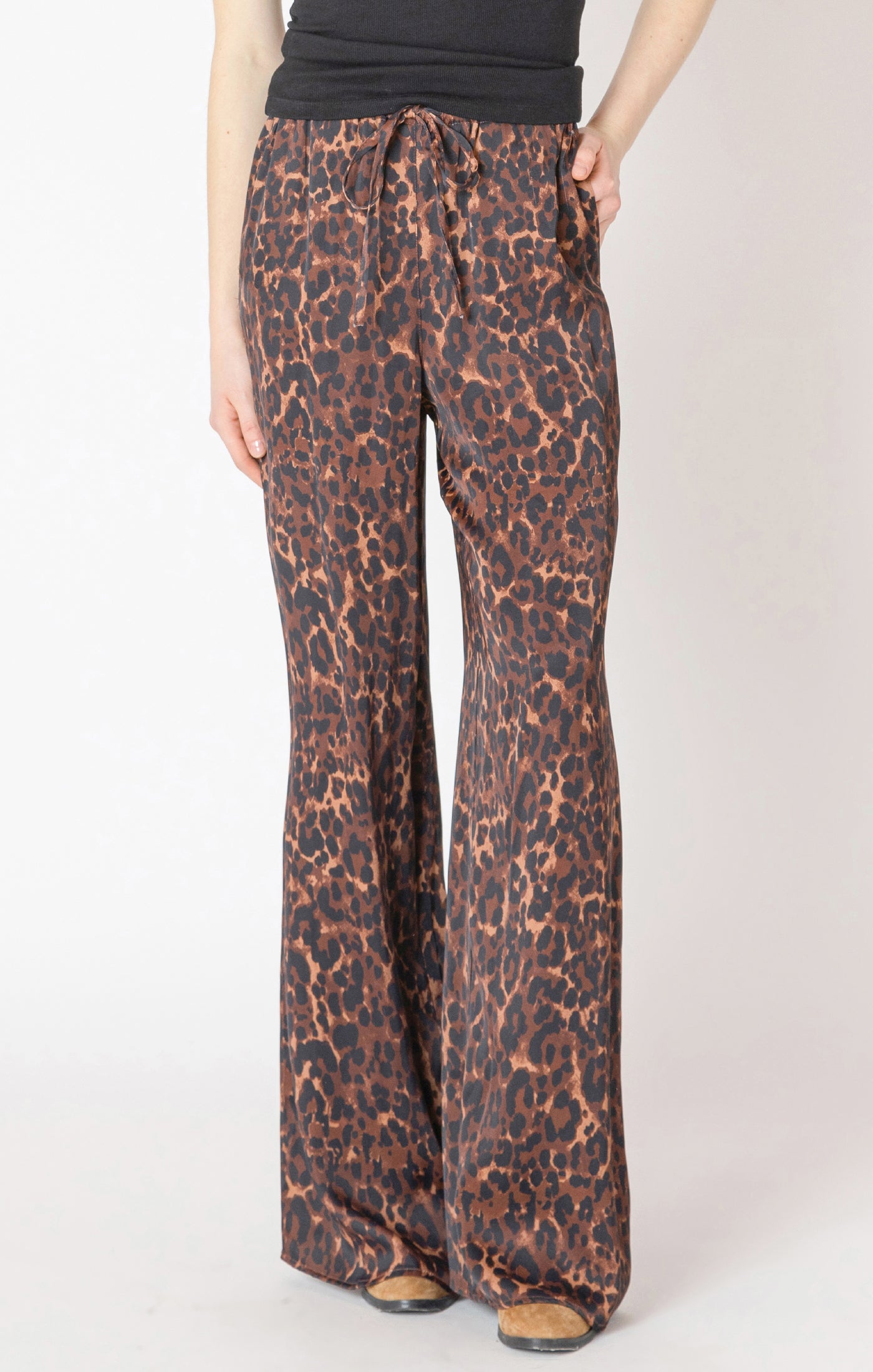 THE MILA PRINTED FLOWY PANT