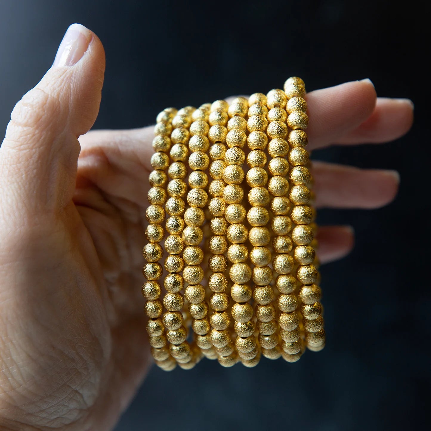LENNY &EVA 6MM TEXTURED GOLD STRETCH BRACELET