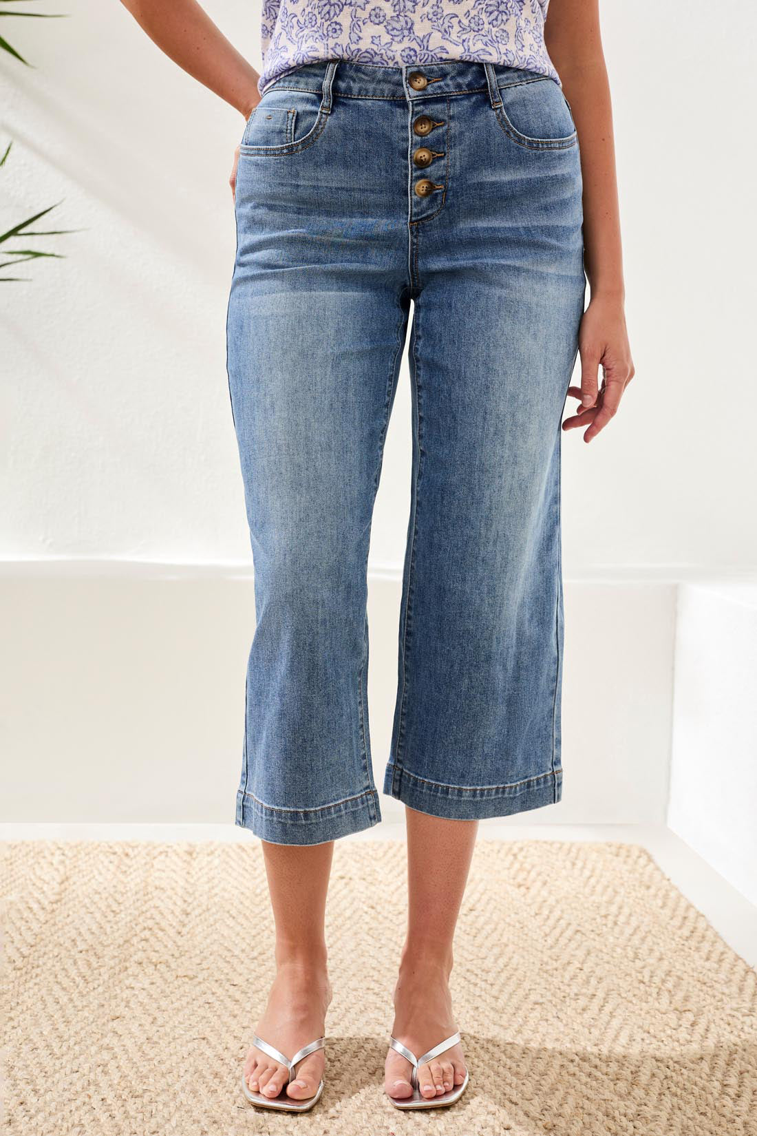 AUDREY BUTTON FLY CROP JEANS