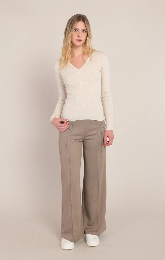 THE LISA V NECK RIBBED TOP
