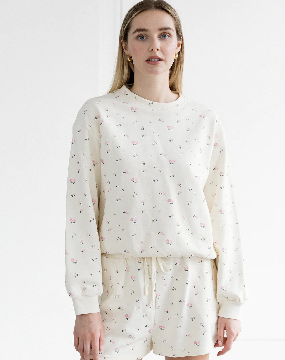 FLORAL SWEATSHIRT