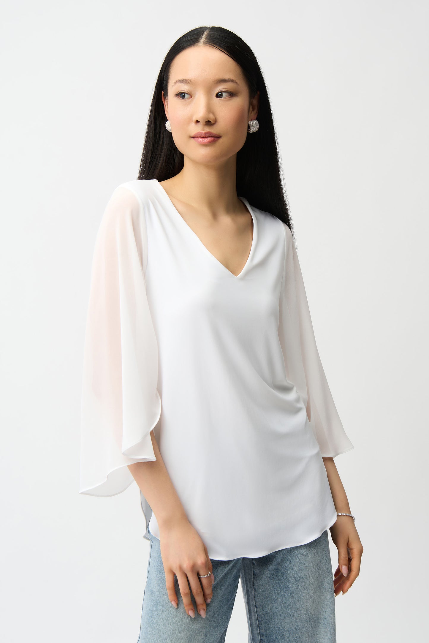 CHIC V NECK PULLOVER