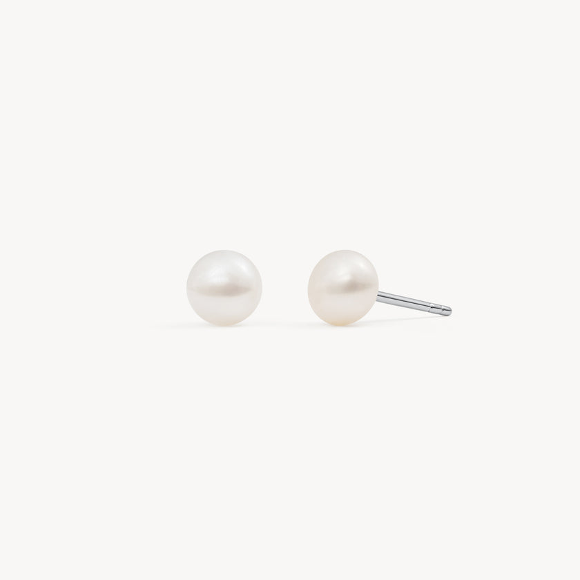 HILLBERG AND BERK FRESHWATER PEARL STUDS