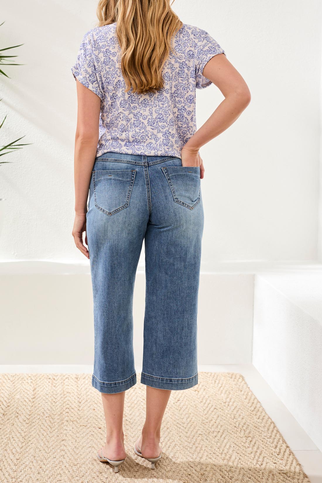 AUDREY BUTTON FLY CROP JEANS