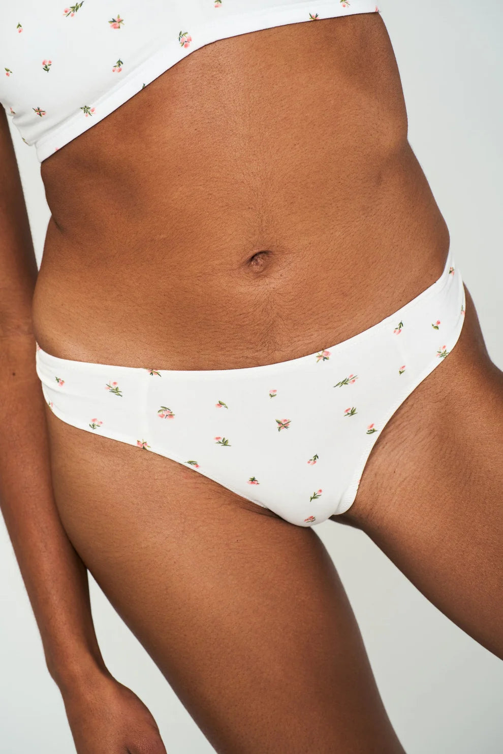 HUHA LOW PROFILE THONG PATTERN