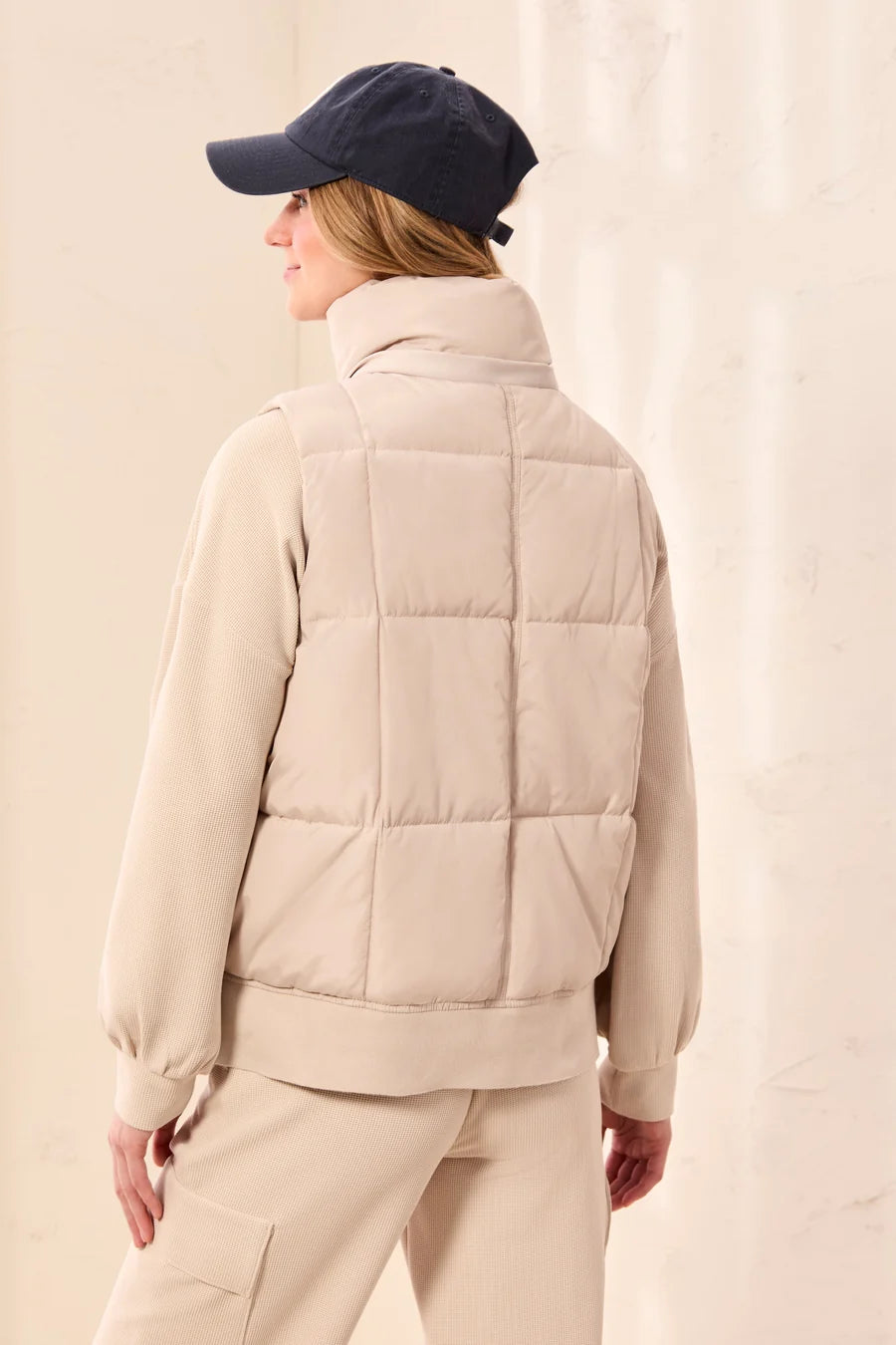 LILA  QUILTED VEST W/ REMOVABLE HOOD
