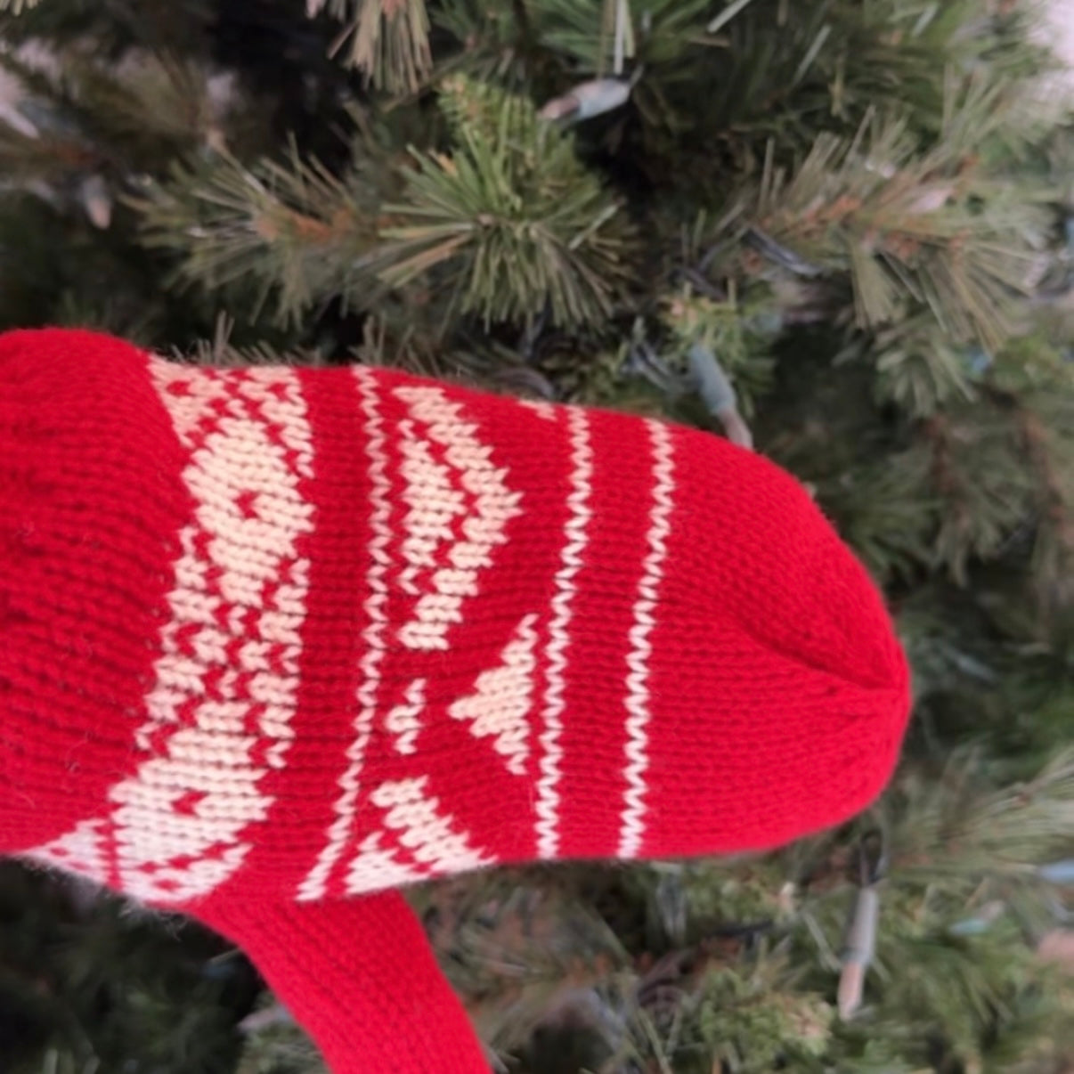 PATTERNED MITTS