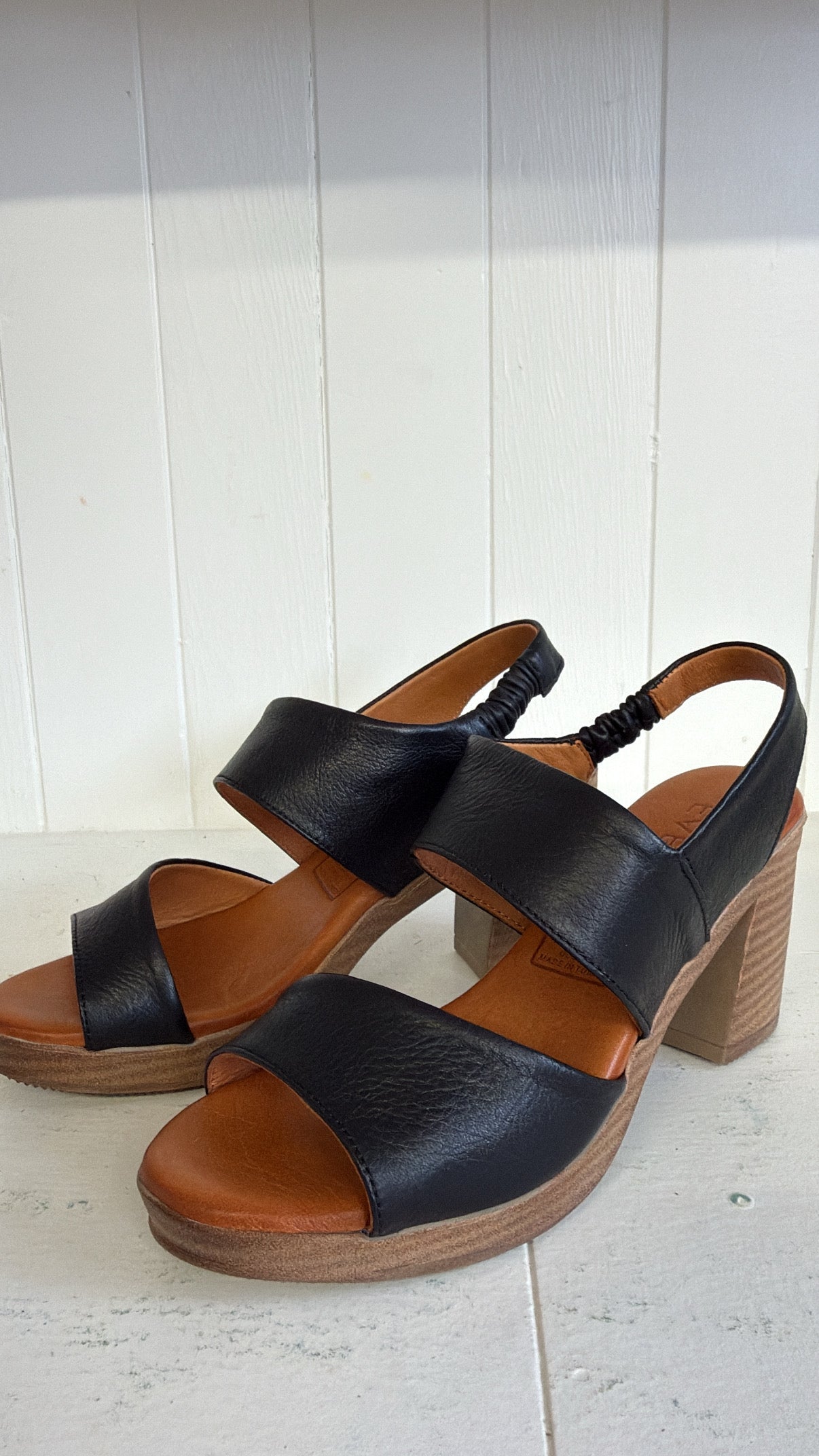 MALIBU LEATHER HEEL