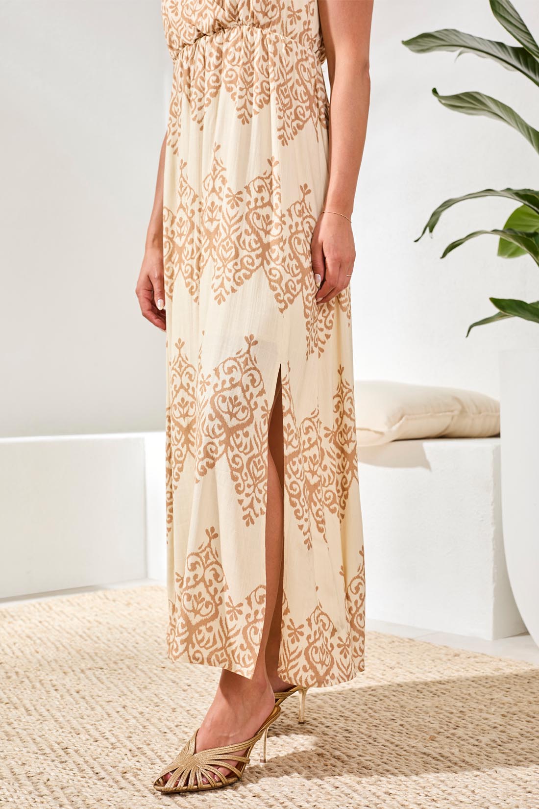 THE CONNIE SLVLESS DRESS WITH LINING