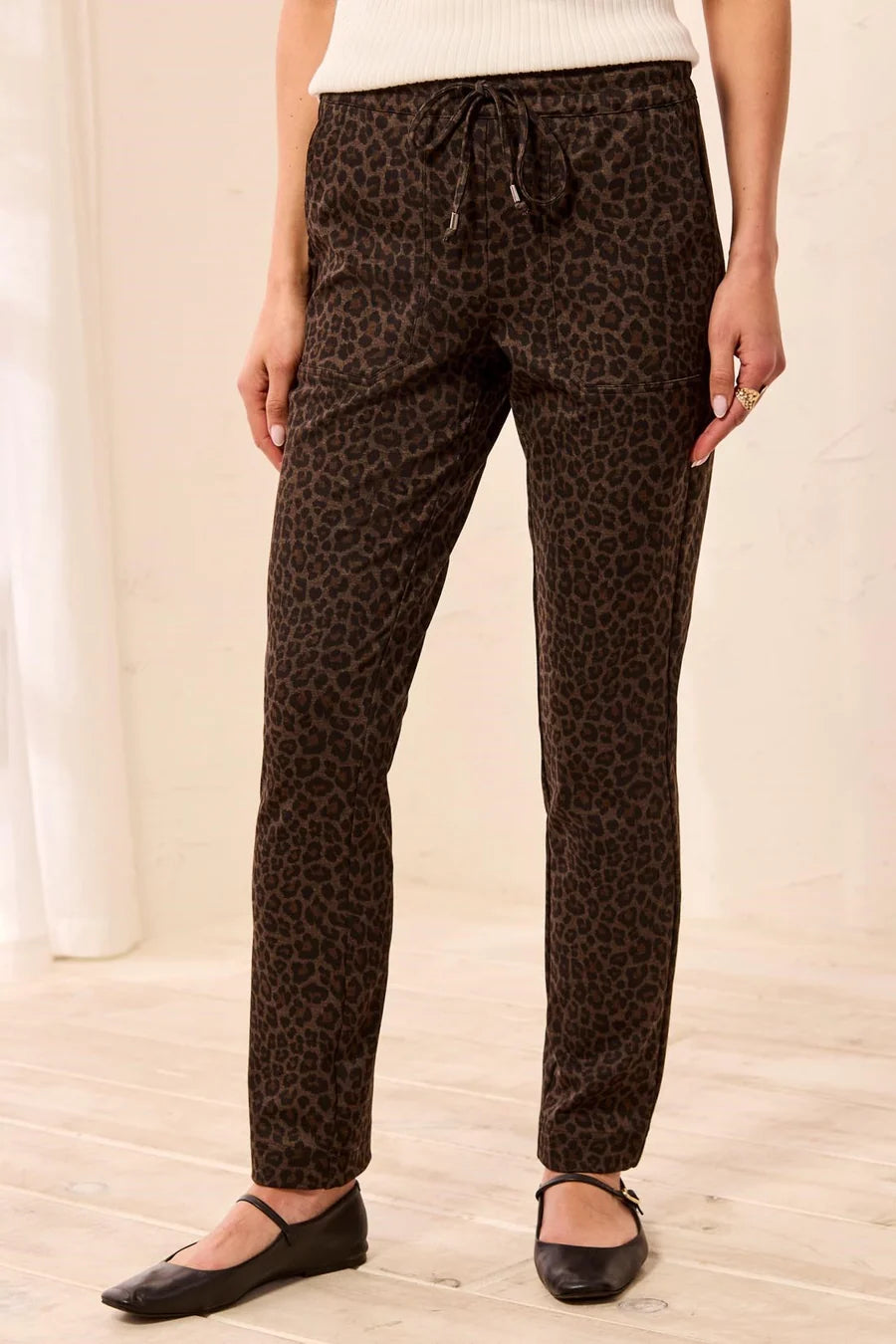THE TRISHA PULL ON ANKLE PANTS