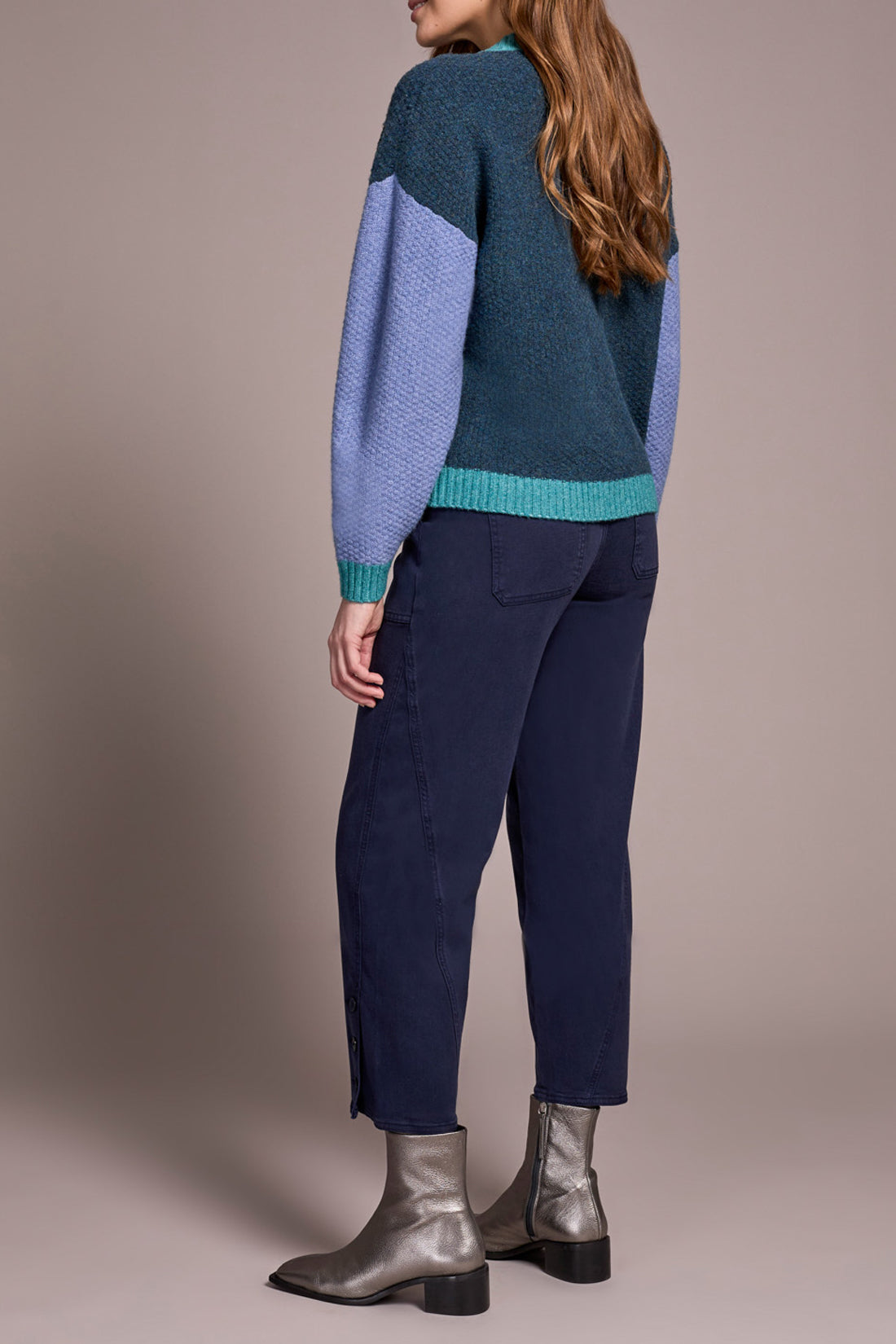 BUTTON FRONT COLOR BLOCK CARDI