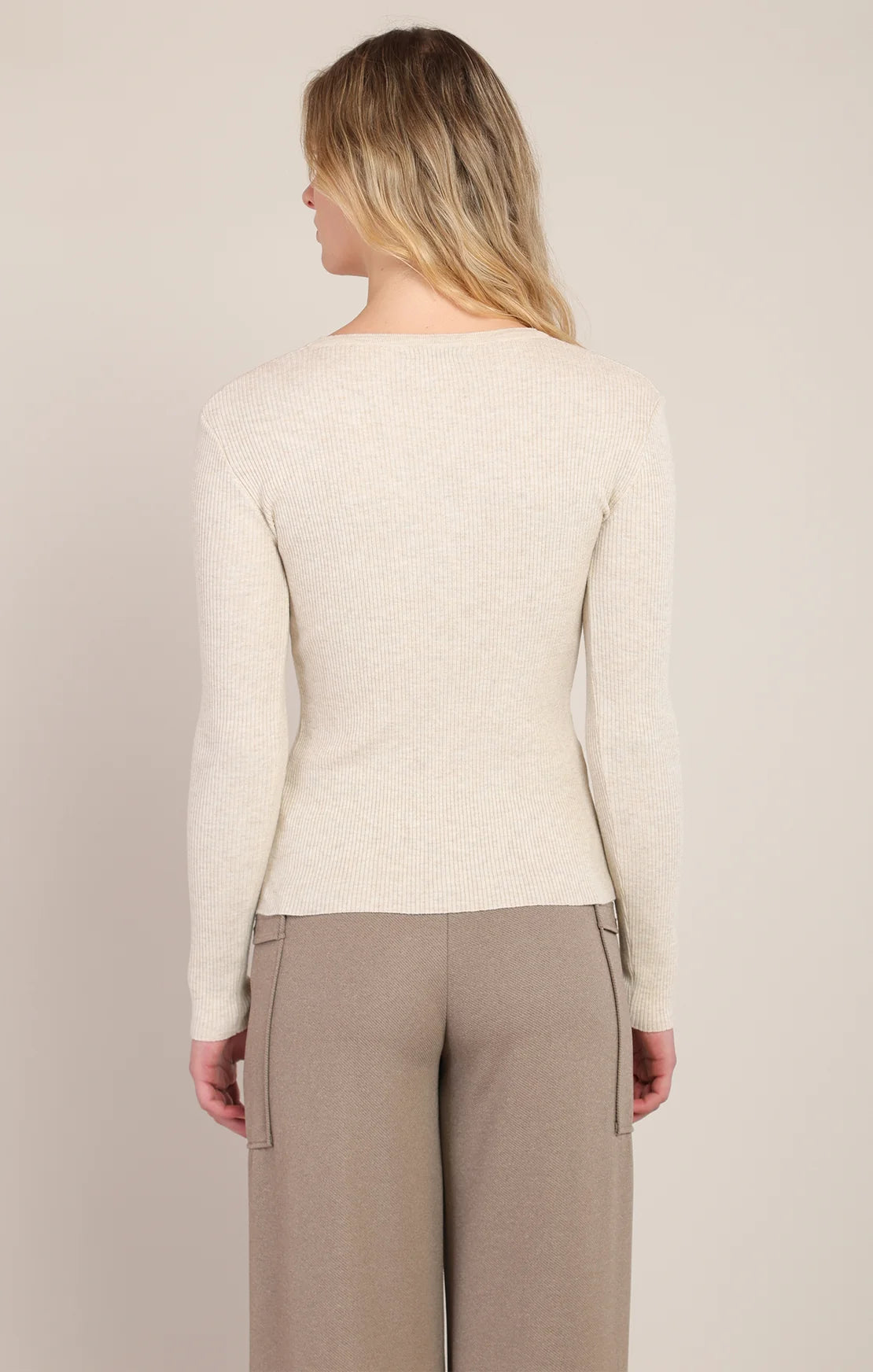 THE LISA V NECK RIBBED TOP