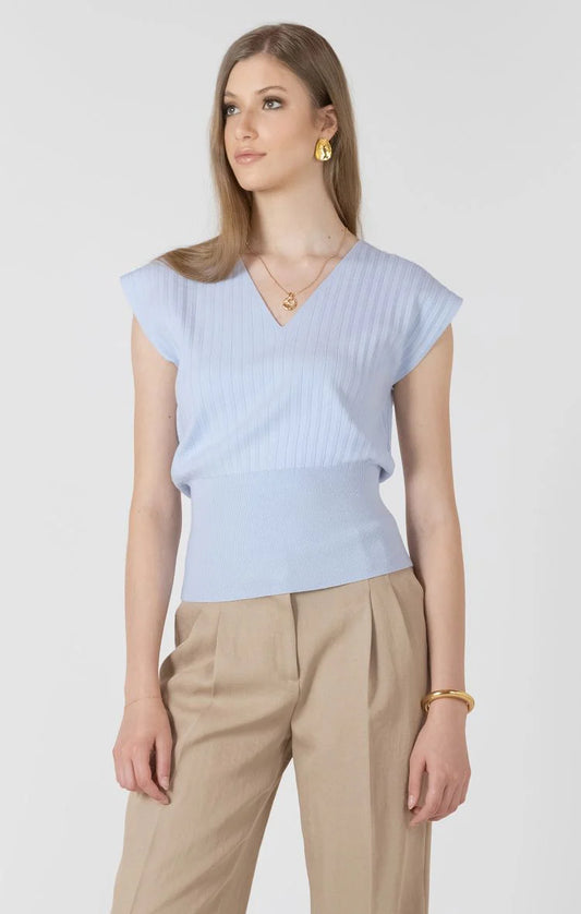 THE KIT PLEAT LIGHTWEIGHT V NECK SWEATER