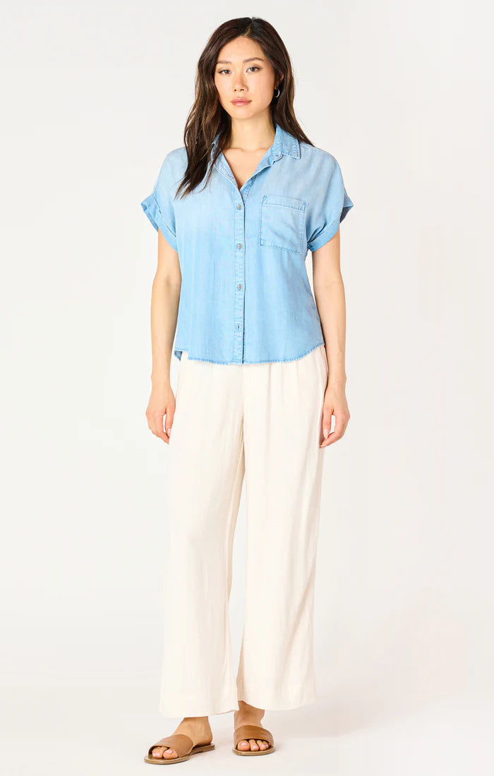 THE STEPHIE  S/S BUTTON DOWN DENIM TOP 2523725