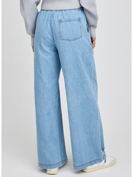MAXWELL ELASTIC WAIST PULL ON DENIM PANT