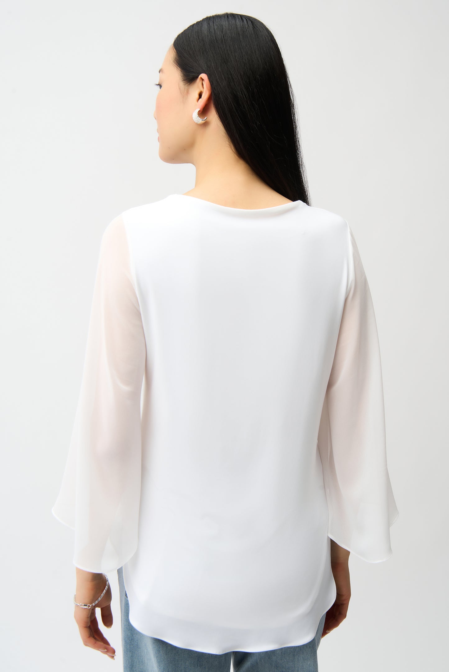 CHIC V NECK PULLOVER
