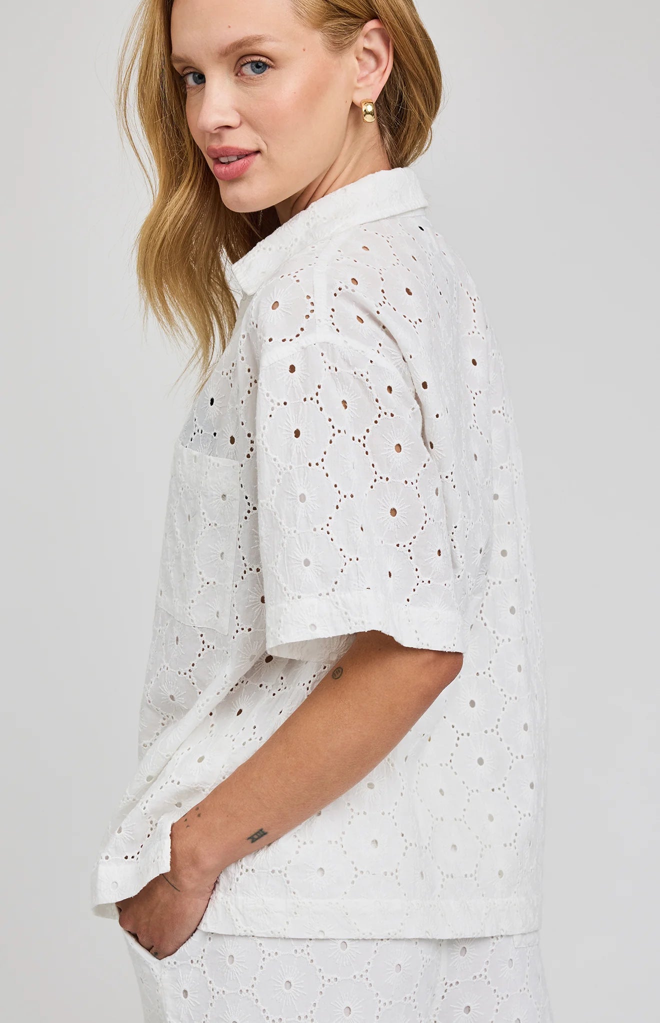 LOUISA  S/S EYELET TOP