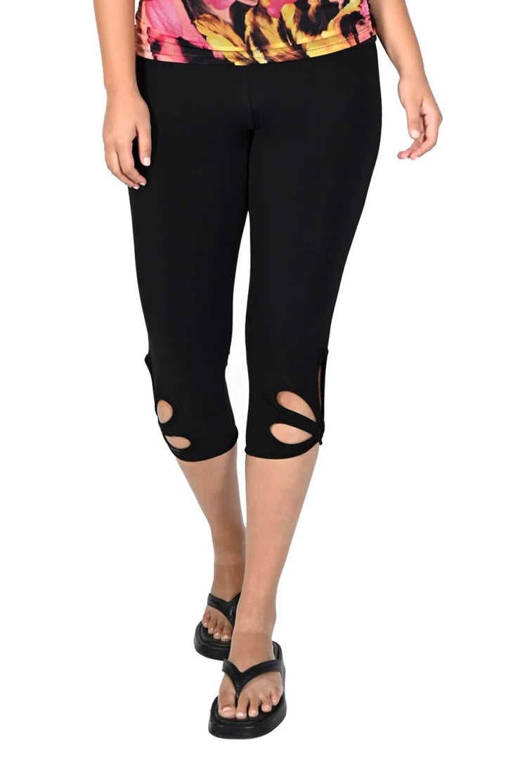 CUT OUT CAPRI LEGGING BY LYMAN 231019