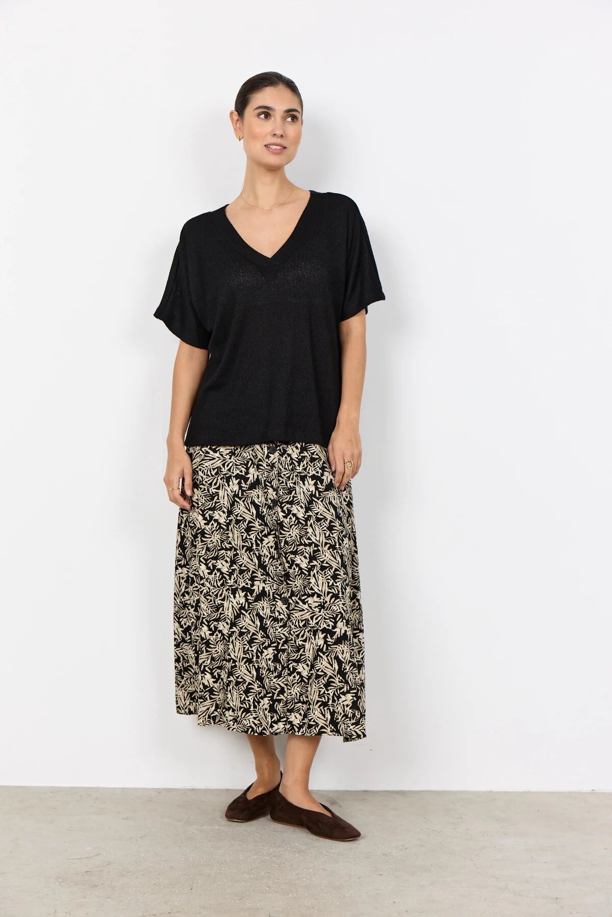 DELIA 1 V NECK TOP