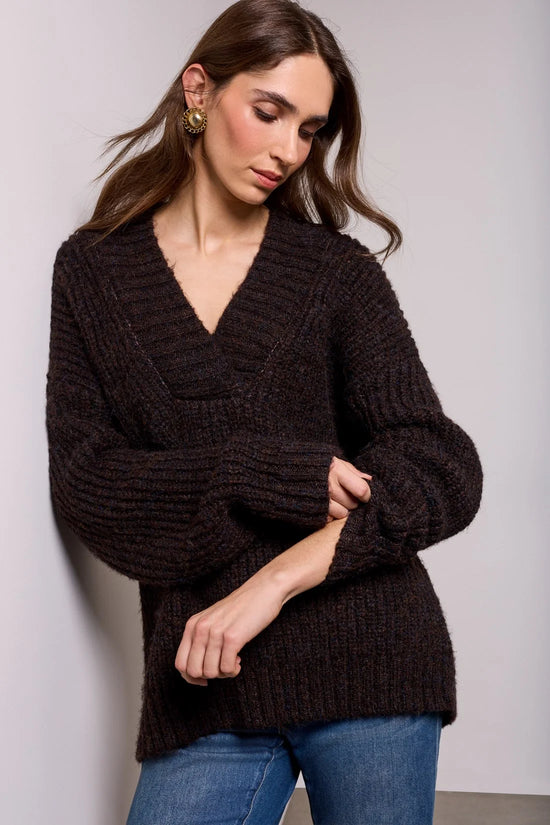 LIVY OVERSIZED V NECK SWEATER