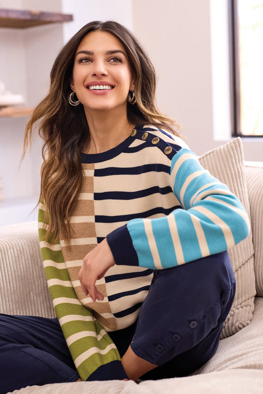 CREW NECK SWEATER W/ BUTTON DETAIL