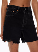 LEVIS MID THIGH SHORT LUNAR BLACK